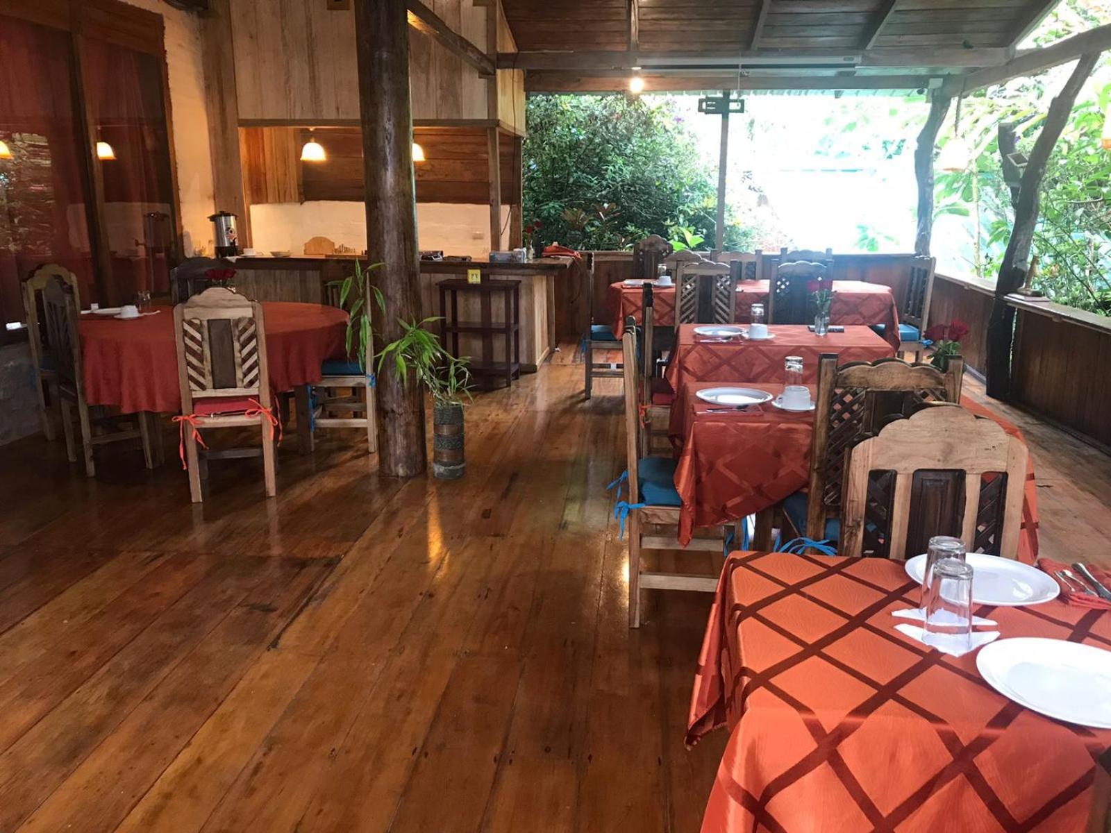 Hosteria Los Cedros De Миндо Екстериор снимка