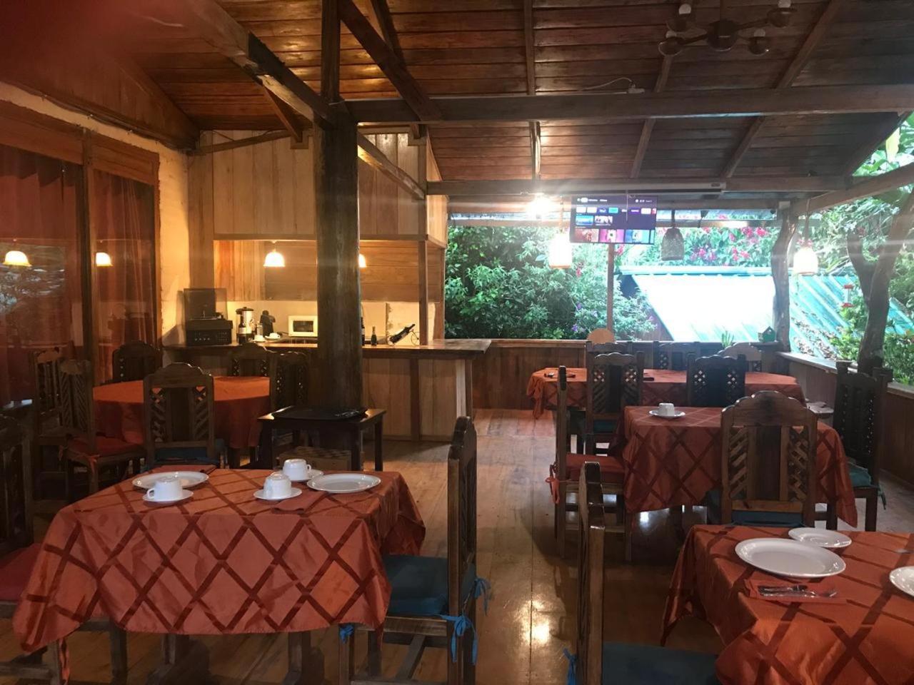 Hosteria Los Cedros De Миндо Екстериор снимка